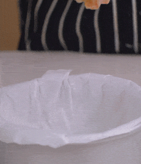 放到容器中，30-36攝氏度的地方發(fā)酵2次。