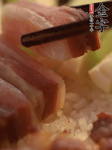 轉(zhuǎn)小火，繼續(xù)蓋蓋子燜2-3分鐘。