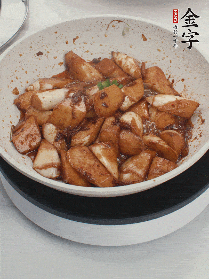 撒上一點(diǎn)小蔥花。