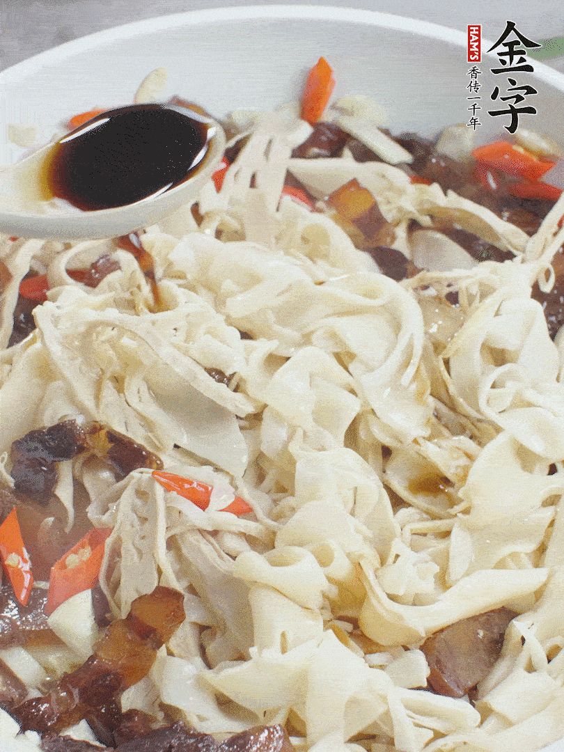 下糯米筍，淋一點(diǎn)生抽、蠔油調(diào)味。